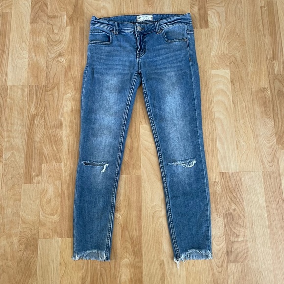 Free People Distressed Ripped Knee Raw Hem Cropped Ankle Skinny Jeans - Picture 5 of 16